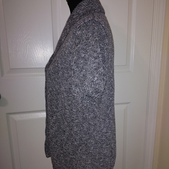 JONES NEW YORK Heavy knit cardigan sweater. - Picture 2 of 7